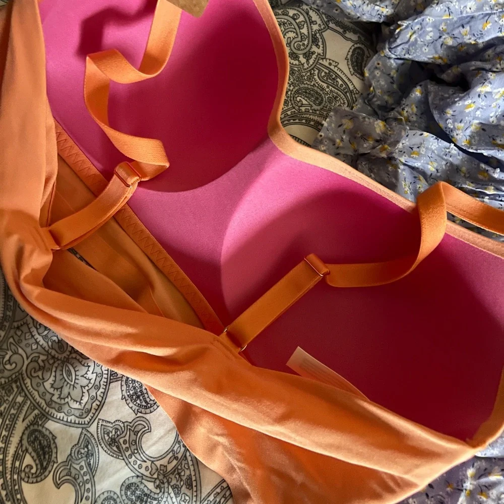 Bras - Picture 2 of 2
